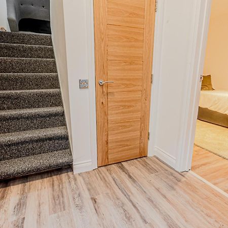 Stunning Three Bedroom Townhouse In The Jewellery Quarter, Birmingham City Centre Sleeps 5- Free Parking Экстерьер фото