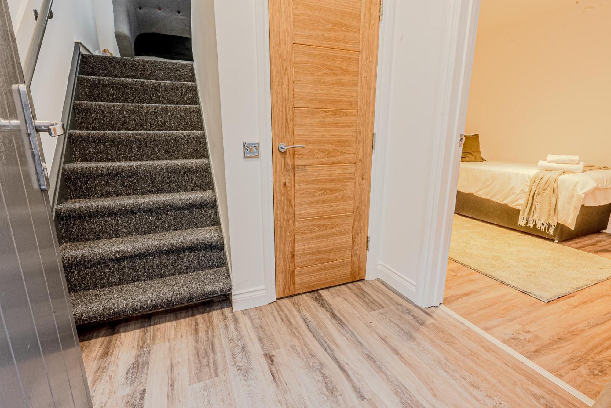 Stunning Three Bedroom Townhouse In The Jewellery Quarter, Birmingham City Centre Sleeps 5- Free Parking Экстерьер фото