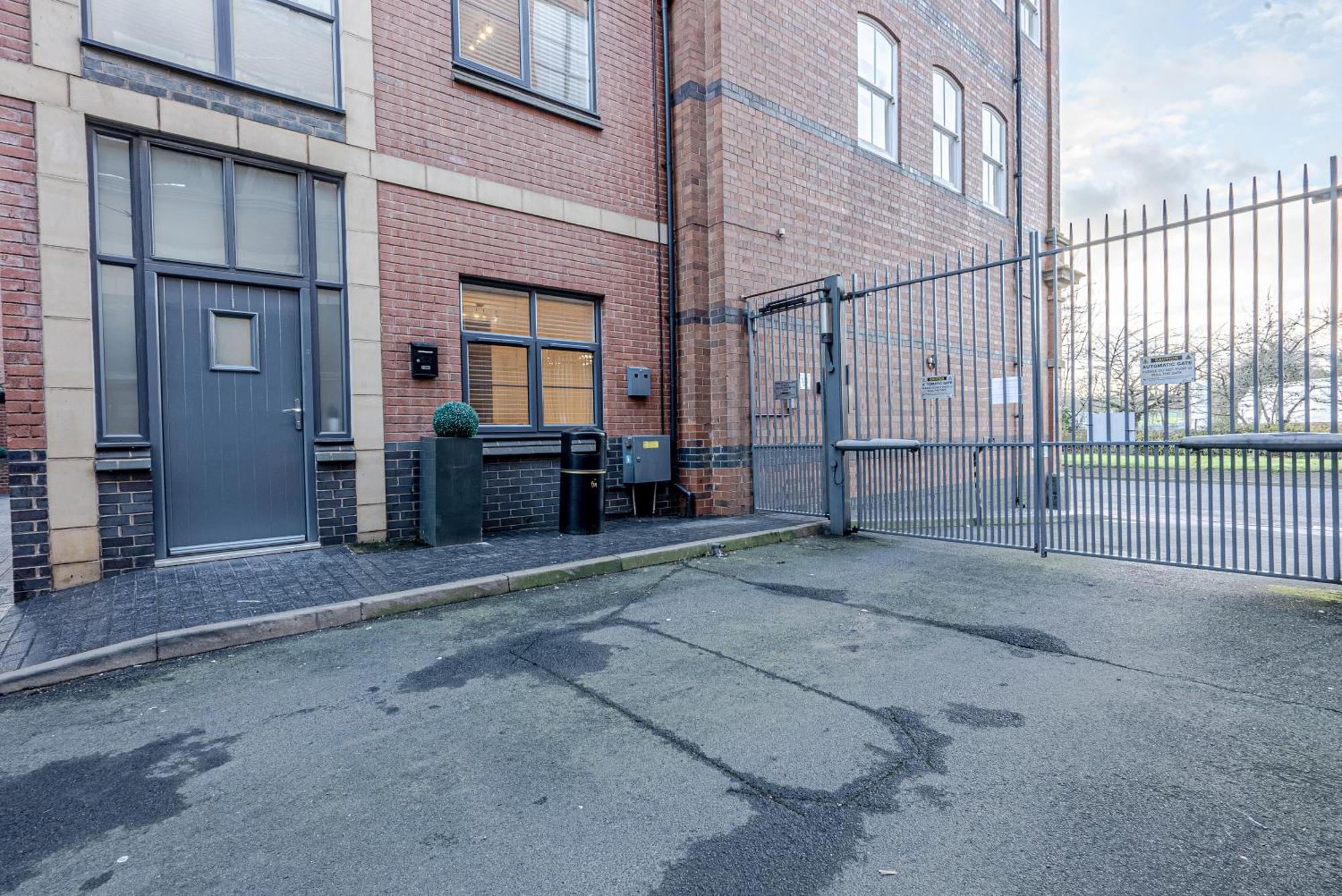 Stunning Three Bedroom Townhouse In The Jewellery Quarter, Birmingham City Centre Sleeps 5- Free Parking Экстерьер фото