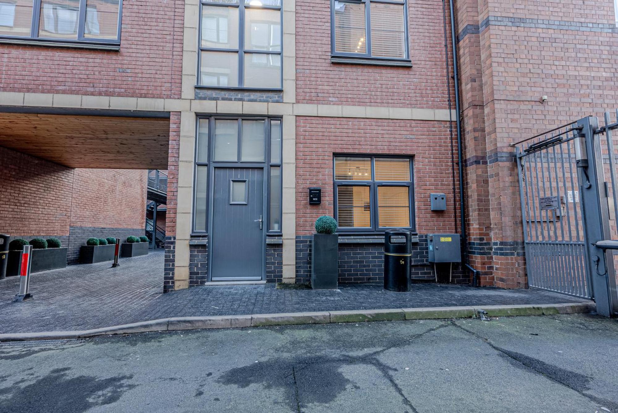 Stunning Three Bedroom Townhouse In The Jewellery Quarter, Birmingham City Centre Sleeps 5- Free Parking Экстерьер фото