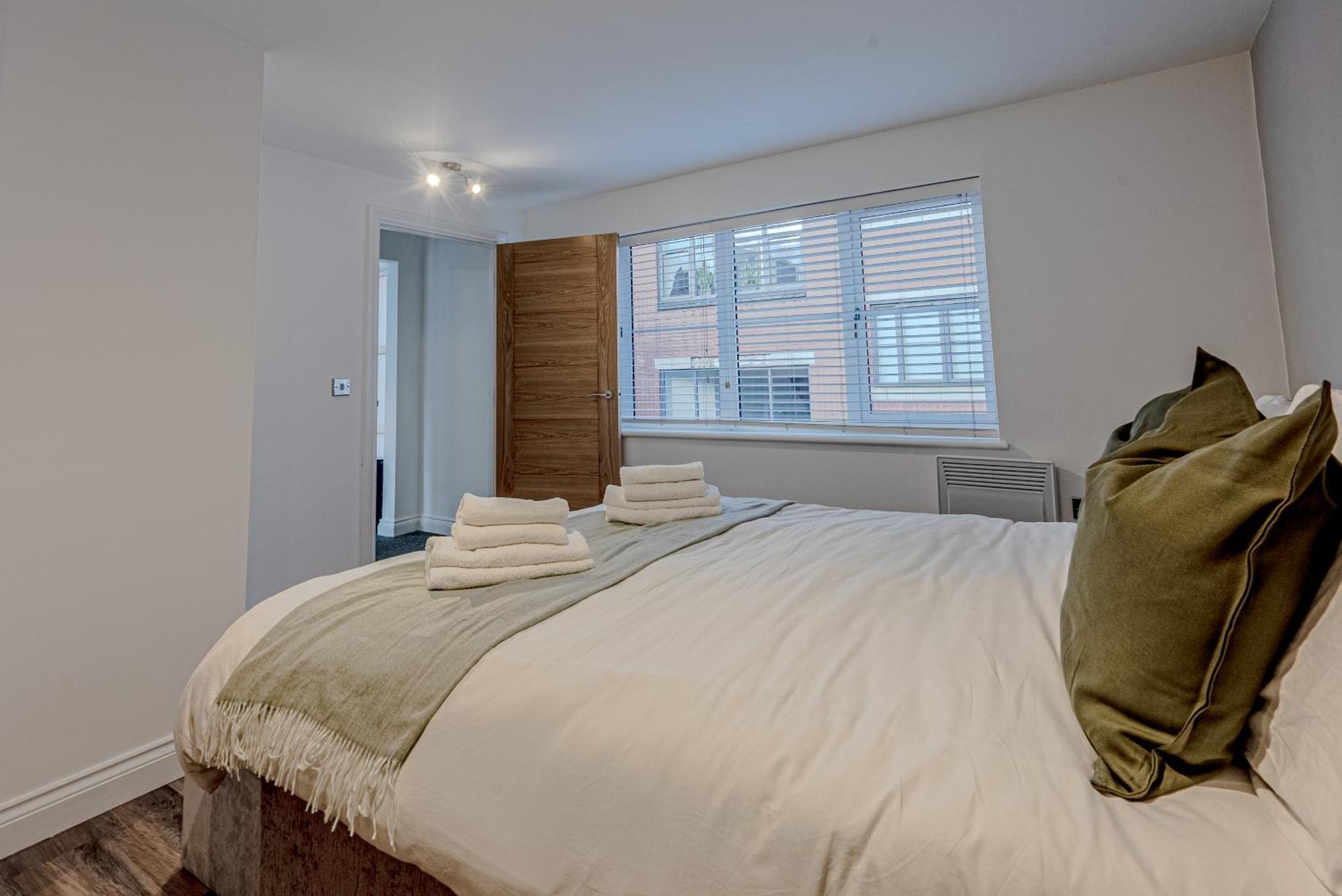 Stunning Three Bedroom Townhouse In The Jewellery Quarter, Birmingham City Centre Sleeps 5- Free Parking Экстерьер фото