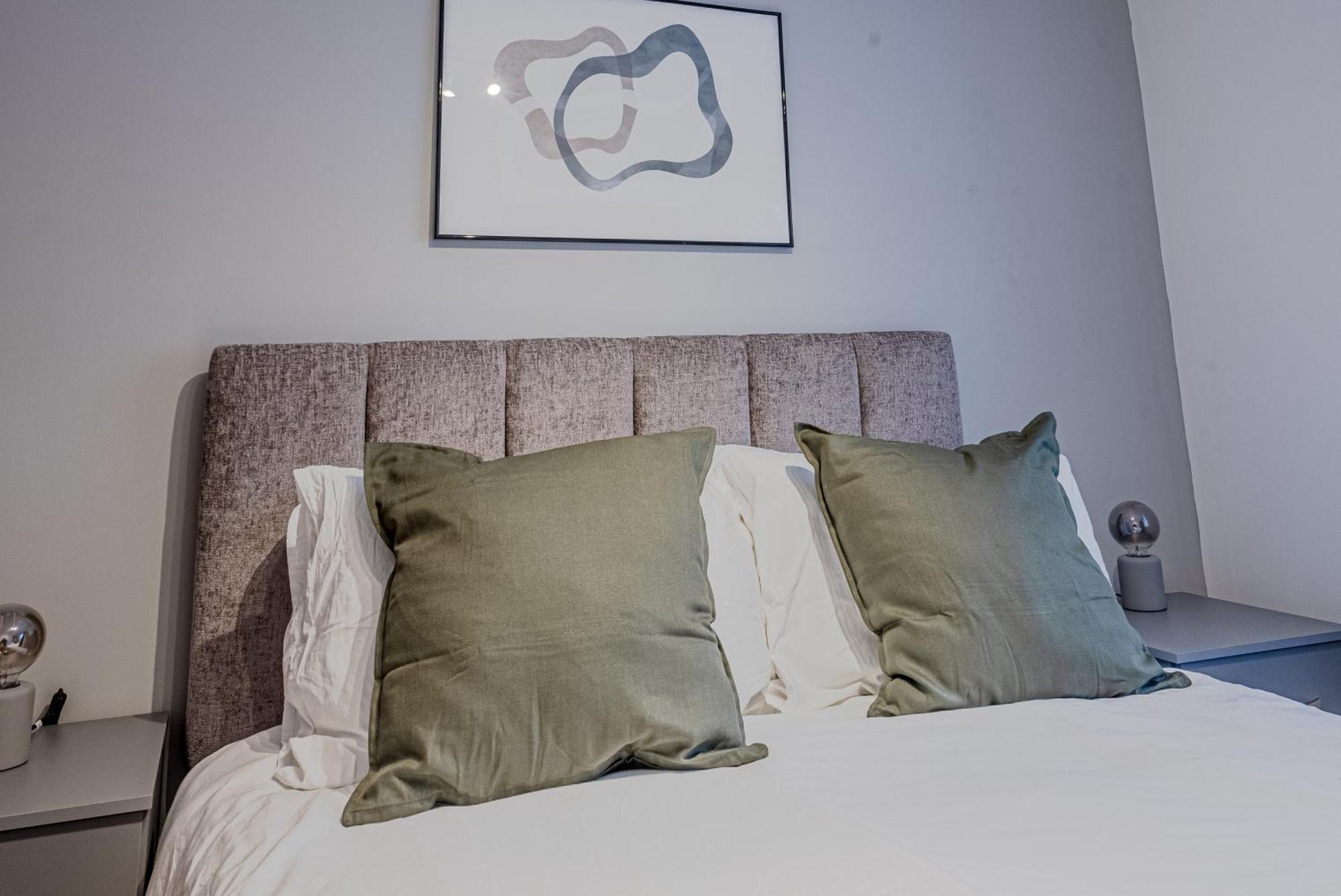 Stunning Three Bedroom Townhouse In The Jewellery Quarter, Birmingham City Centre Sleeps 5- Free Parking Экстерьер фото